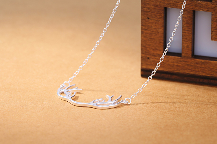 Deer Horn Pendant Necklace Instagram South Korea Silver Plated Sweet Deer Horn Forest Style Elegance Collar Chain Jewelry Wholesale Source-1