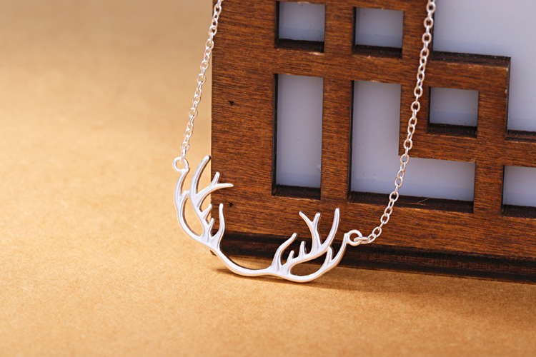 Deer Horn Pendant Necklace Instagram South Korea Silver Plated Sweet Deer Horn Forest Style Elegance Collar Chain Jewelry Wholesale Source-1