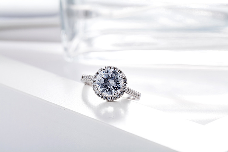 Zircon inlaid four claw sparkling diamond ring INS European and American internet celebrity temperament creative full diamond open mouth food ring e-commerce source-3