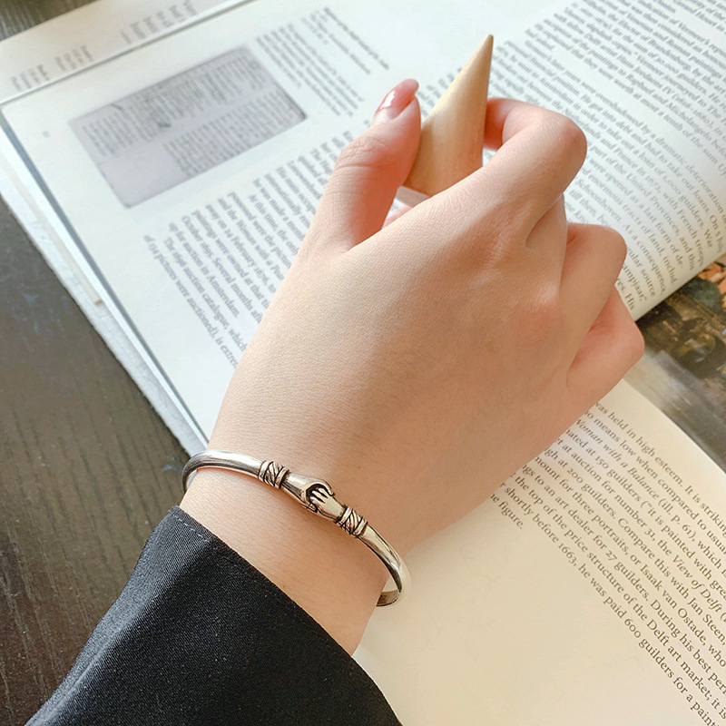 Creative handshake bracelet, trendy brand, versatile temperament, S925 silver plating, retro vintage handhold bracelet, foreign trade source-2