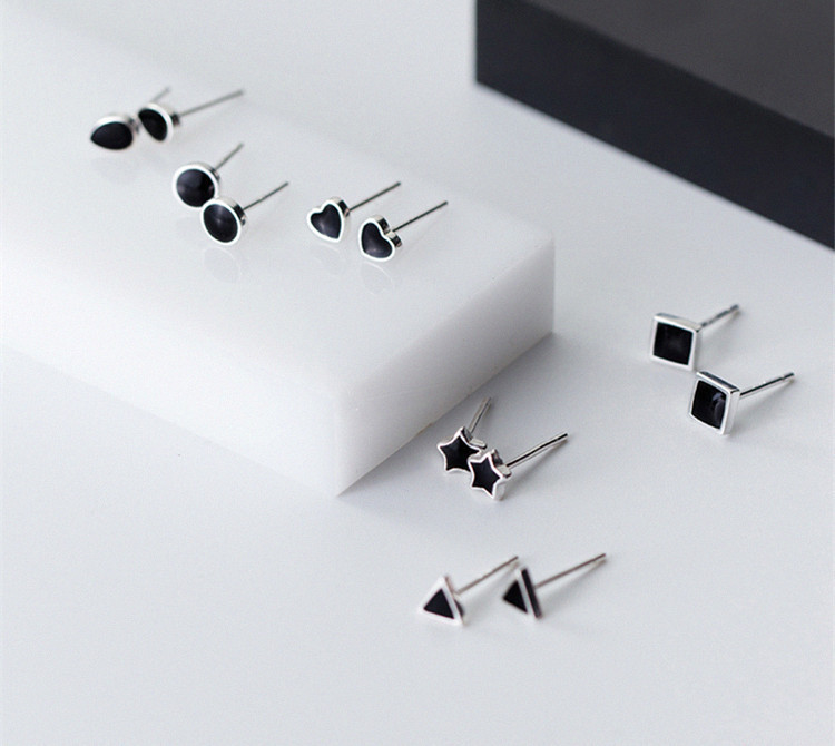 Mini geometric earrings, simple Korean version, sweet black dropper glue, pentagram triangle, heart-shaped circular earrings-3