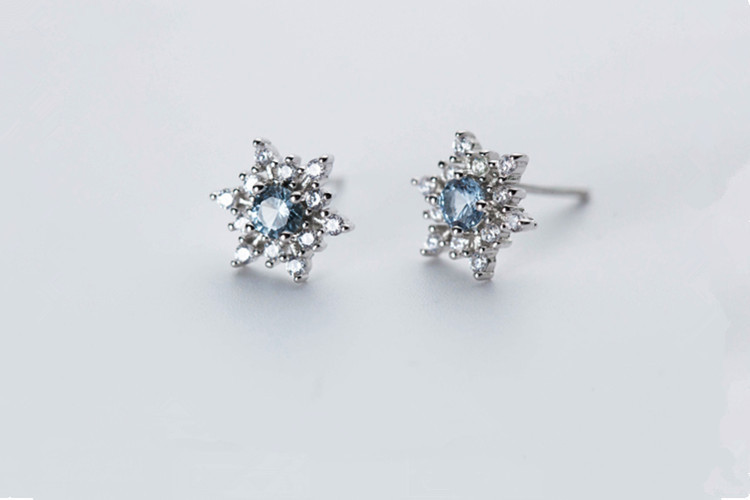 Elegant temperament, snowflake earrings, Korean fashion, personality, versatile, zircon inlaid, blue and white snowflake earrings, Christmas gift-1