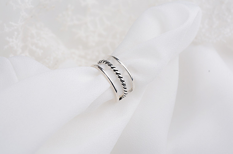 Fried Dough Twists Three Thread Ring ins Individuality Trampody Net Red Cool Wind Vintage Old Silver Plated Open Ring Wholesale-1