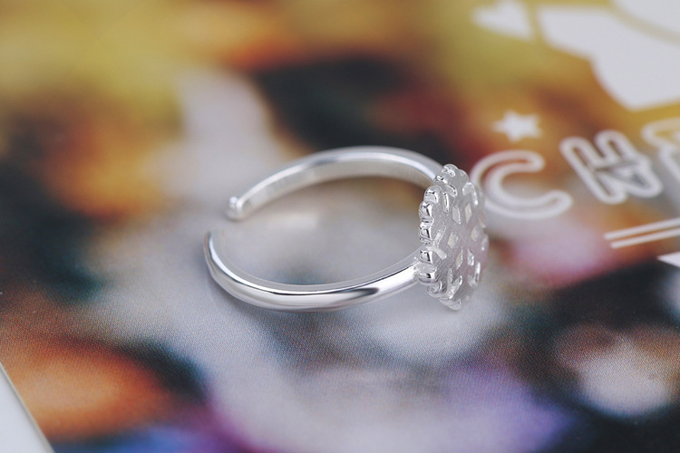Minimally designed flower opening ring with adjustable size, Christmas snowflake brushed cute ring bracelet, e-commerce source-1