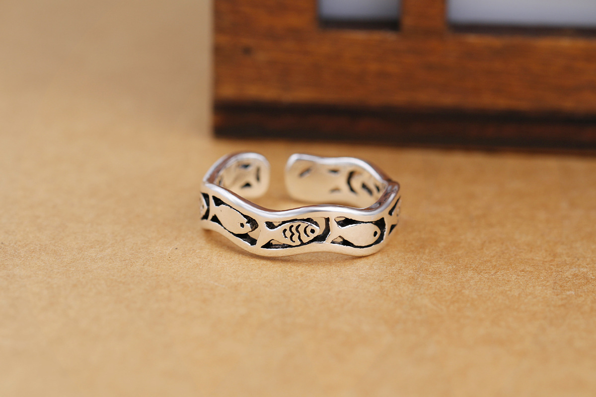 Hollow out small fish fine ring personalized silver plated retro distressed open wave small fish ring jewelry e-commerce source-2